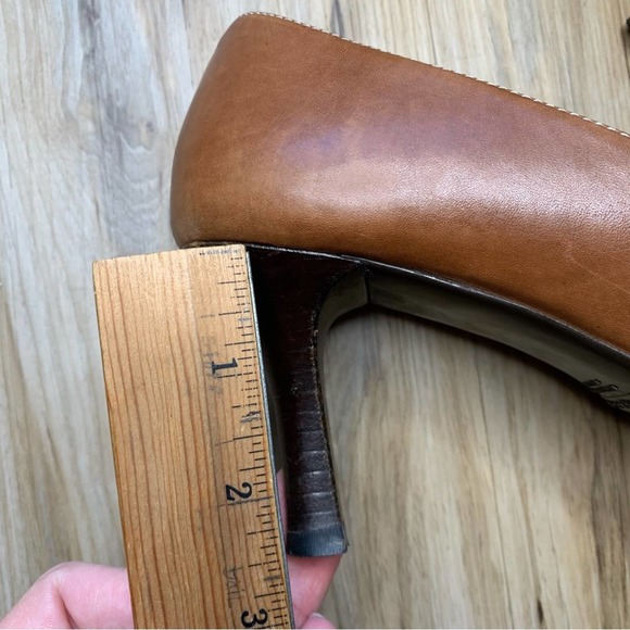 COACH “Mandel” Tan Leather Heels Pumps Silver Buckle Closed Toe Women’s Size 9 - Picture 10 of 10